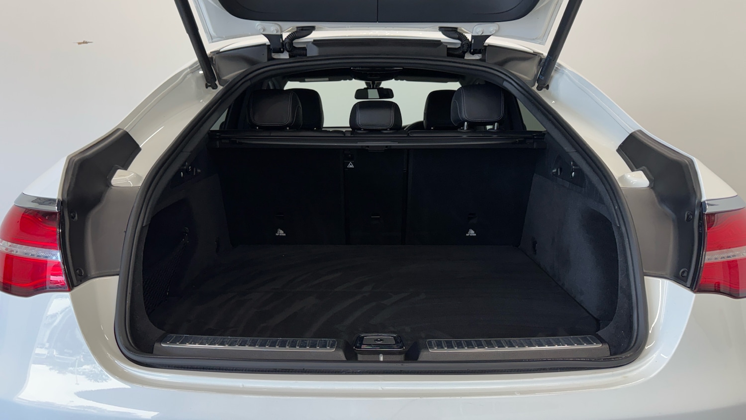 Used Mercedes-Benz GLC 2019 for sale - 76159847: Photo 4