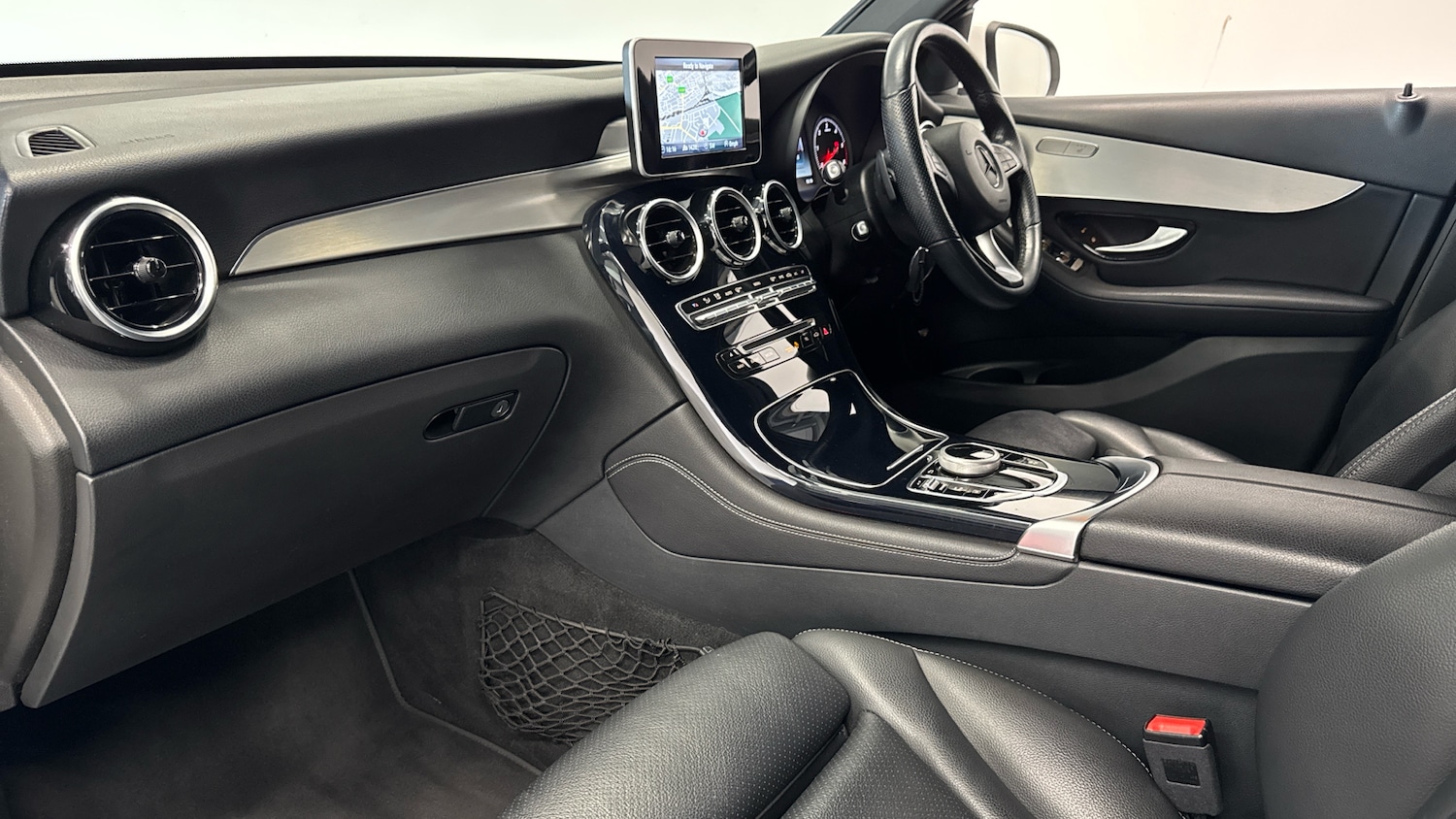 Used Mercedes-Benz GLC 2019 for sale - 76159847: Photo 9