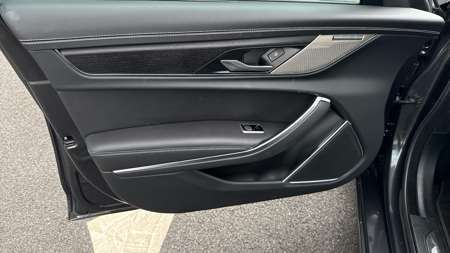 Used Jaguar XF 2023 for sale - 76449505: Photo 27