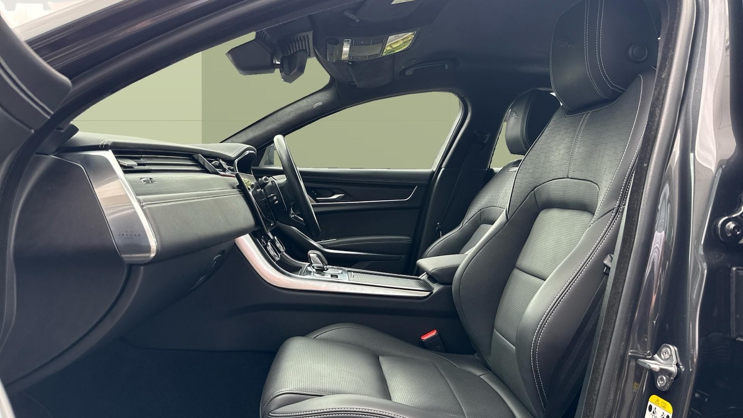 Used Jaguar XF 2023 for sale - 76449505: Photo 3