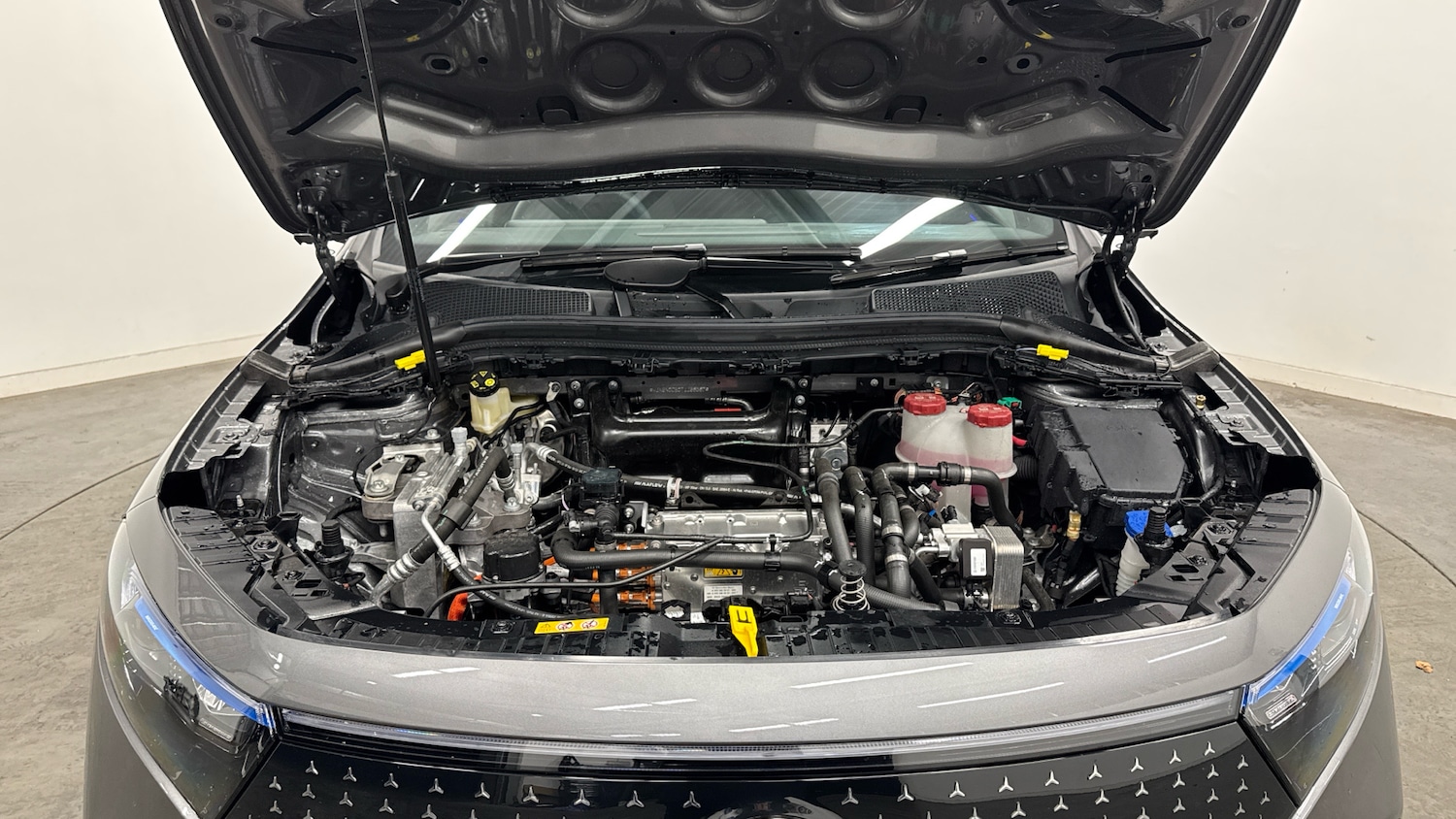 Used Mercedes-Benz EQA 2025 for sale - 76421760: Photo 8