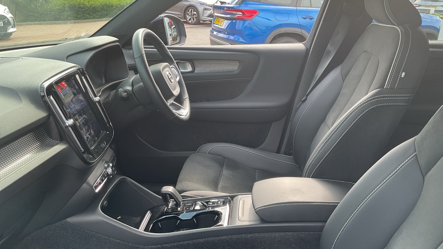 Used Volvo XC40 2022 for sale - 76332016: Photo 31