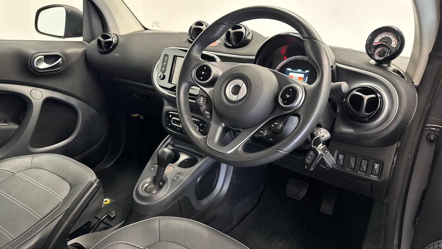 Used smart fortwo 2018 for sale - 76792911: Photo 11