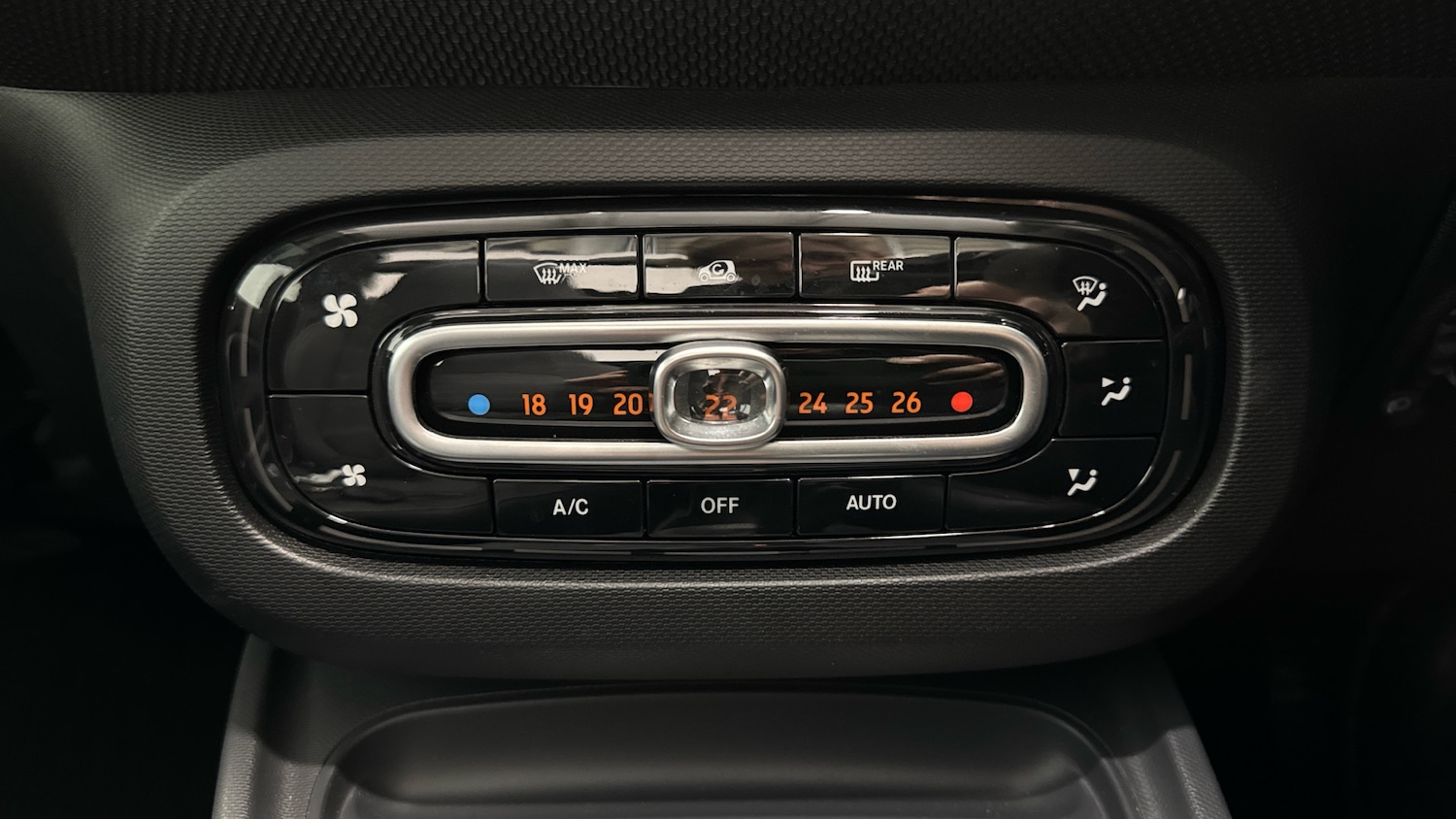 Used smart fortwo 2018 for sale - 76792911: Photo 30