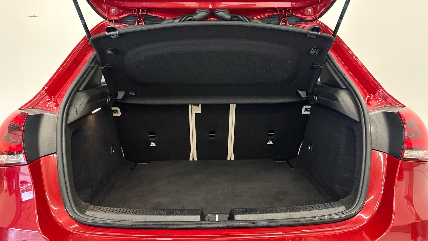 Used Mercedes-Benz A-Class 2021 for sale - 77567337: Photo 4