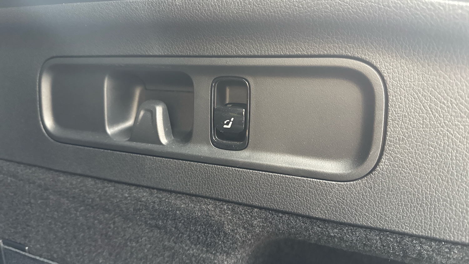 Used Mercedes-Benz GLC 2024 for sale - 77353533: Photo 30