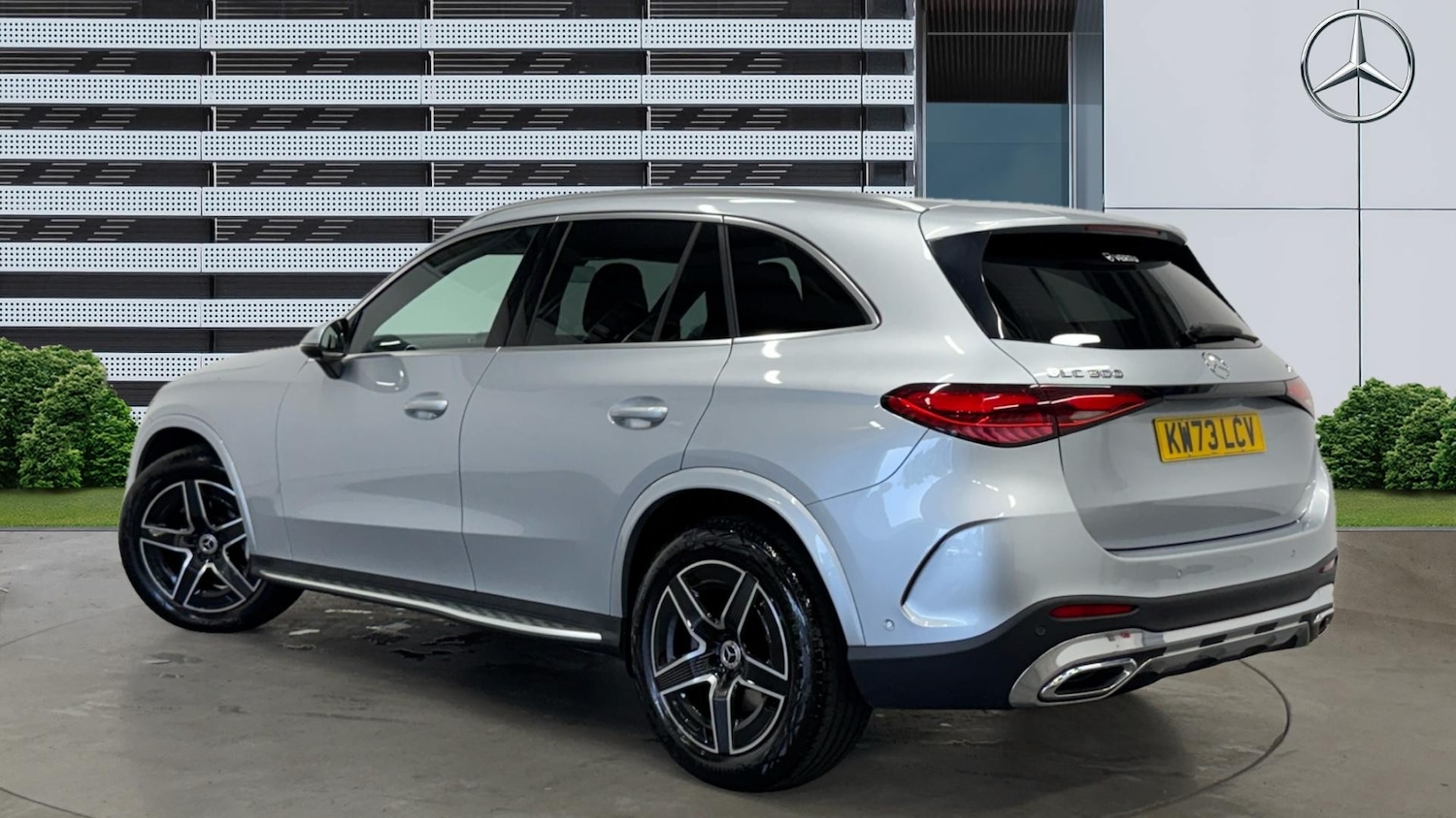 Used Mercedes-Benz GLC 2023 for sale - 76243076: Photo 2