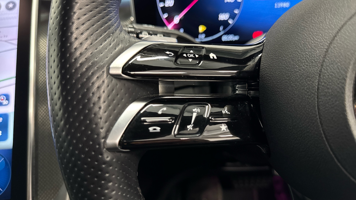 Used Mercedes-Benz GLC 2023 for sale - 76243076: Photo 30