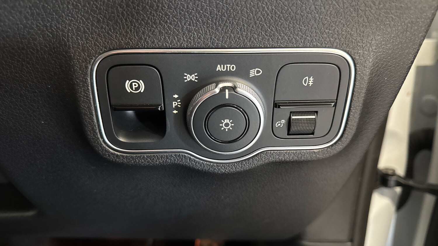 Used Mercedes-Benz GLB 2023 for sale - 78010947: Photo 27