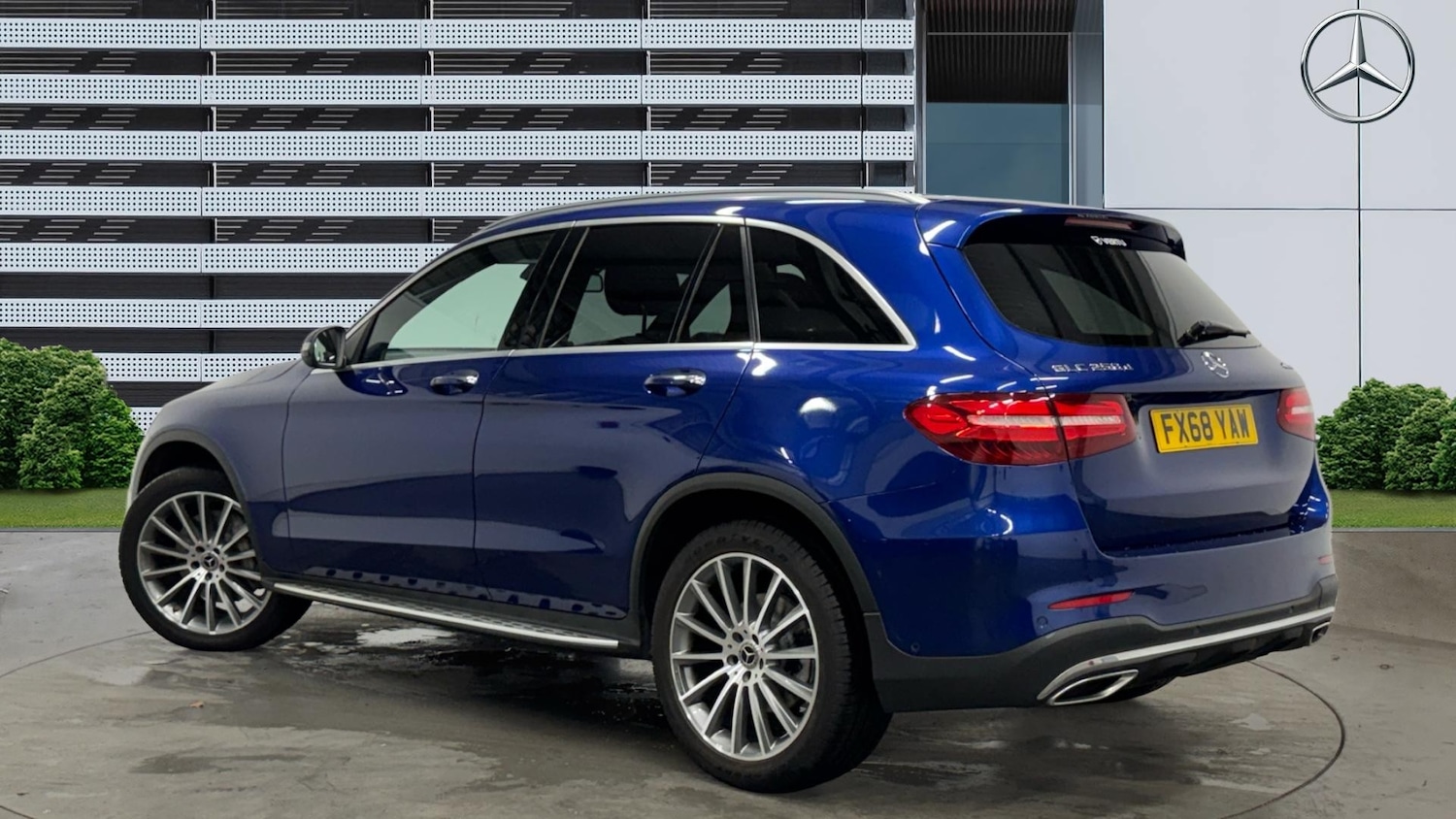 Used Mercedes-Benz GLC 2018 for sale - 76821472: Photo 2