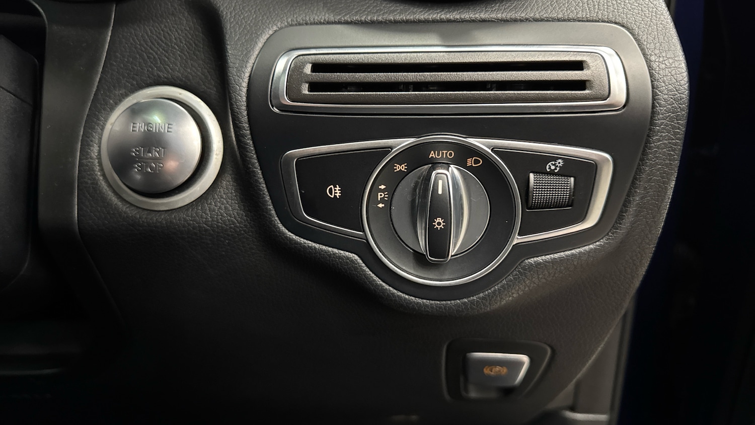 Used Mercedes-Benz GLC 2018 for sale - 76821472: Photo 27