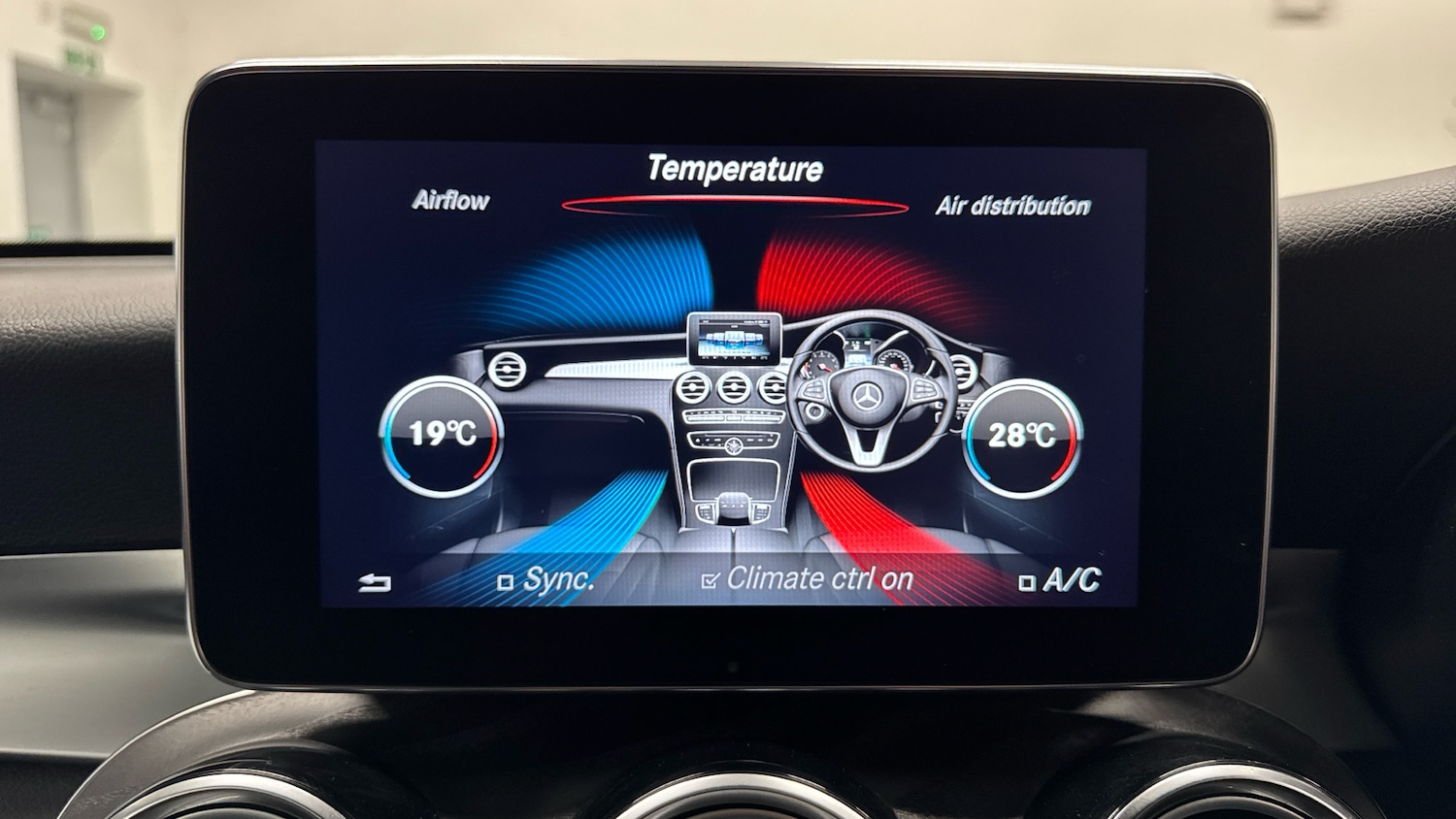 Used Mercedes-Benz GLC 2018 for sale - 76821472: Photo 38