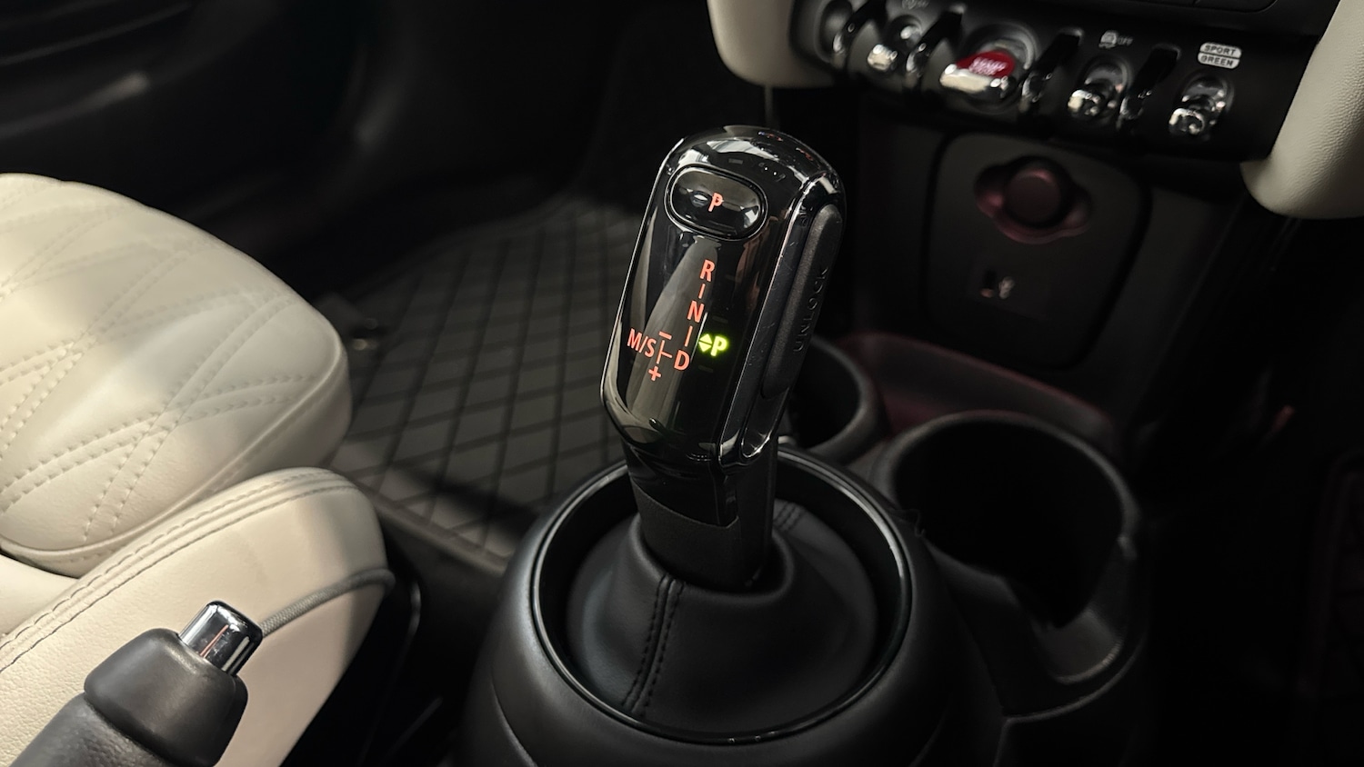 Used MINI Hatch 2023 for sale - 76422209: Photo 13