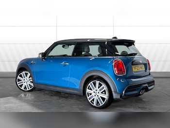 Used MINI Hatch 2023 for sale - 76422209: Photo