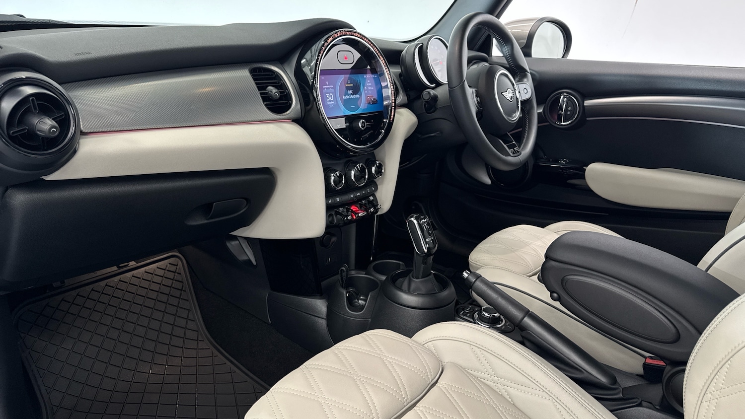 Used MINI Hatch 2023 for sale - 76422209: Photo 9