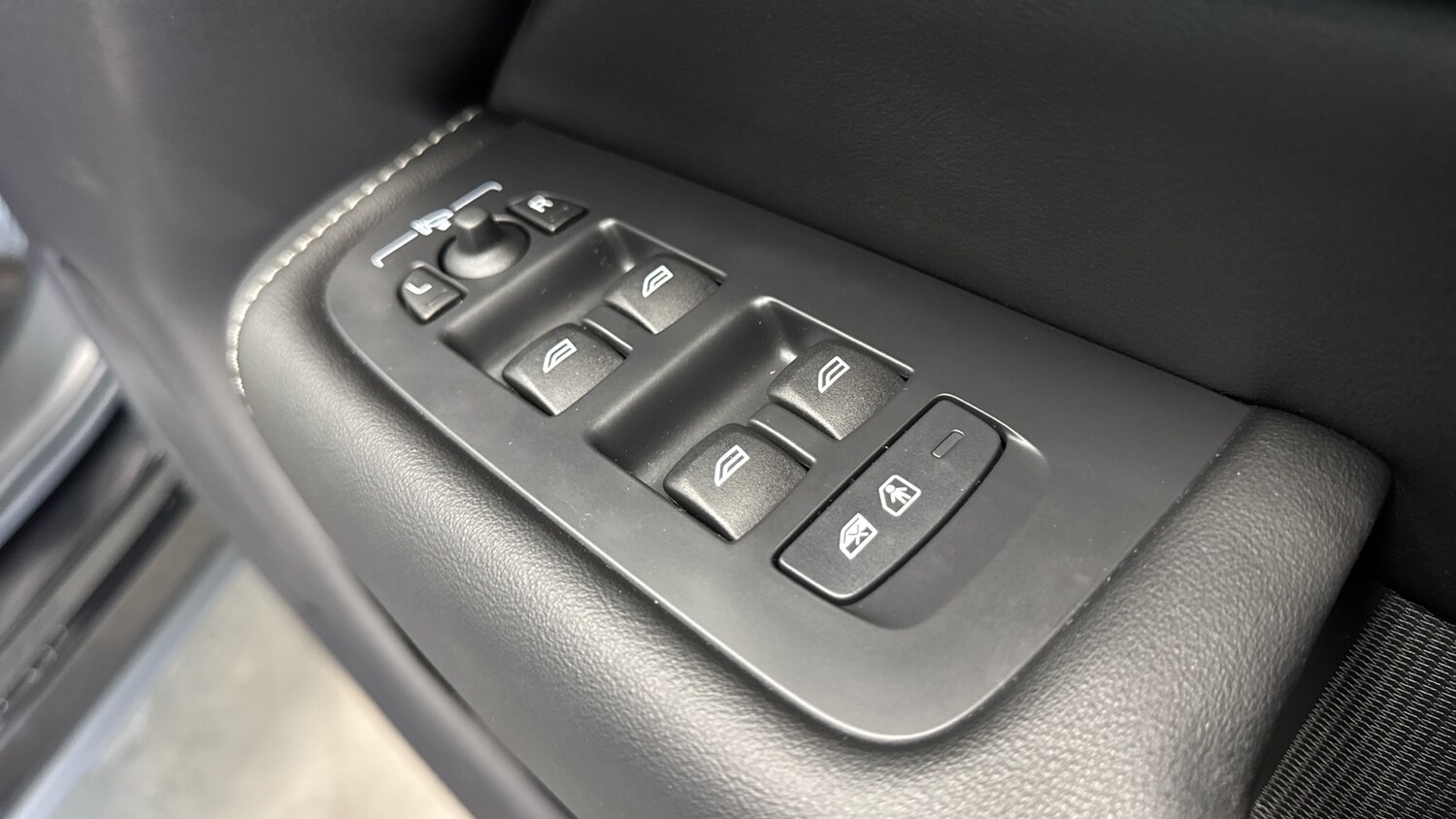 Used Volvo XC60 2023 for sale - 78223217: Photo 27