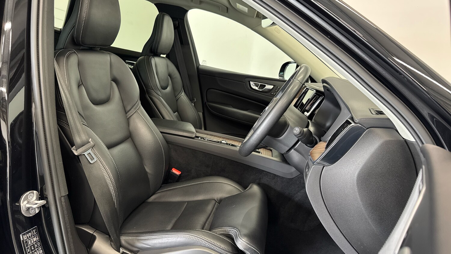 Used Volvo XC60 2023 for sale - 78223217: Photo 29