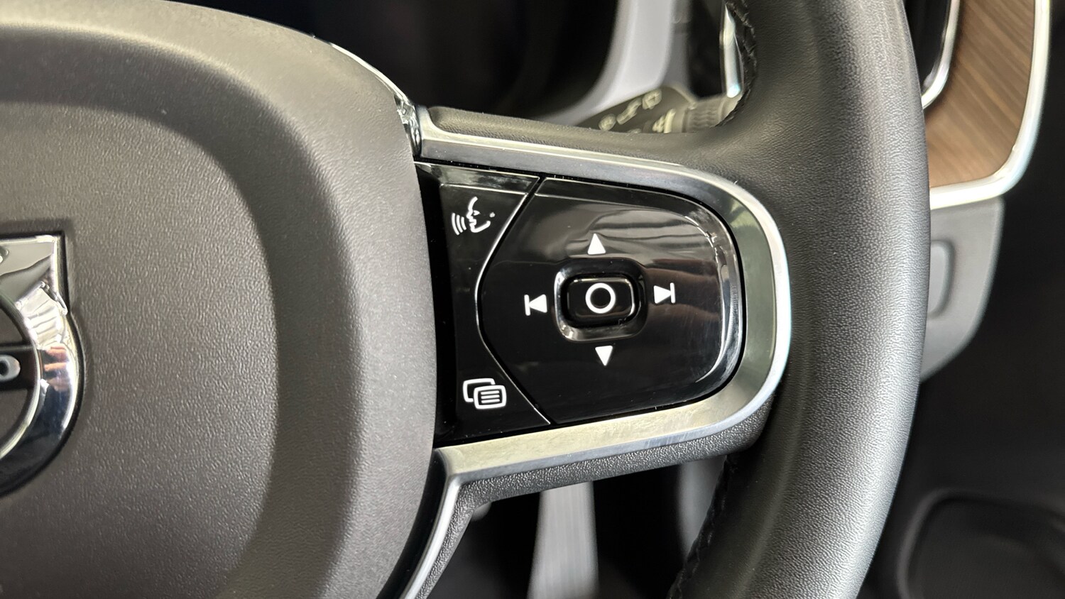 Used Volvo XC60 2023 for sale - 78223217: Photo 32