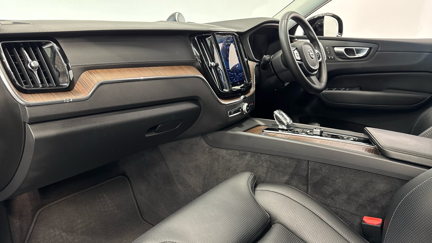 Used Volvo XC60 2023 for sale - 78223217: Photo 9