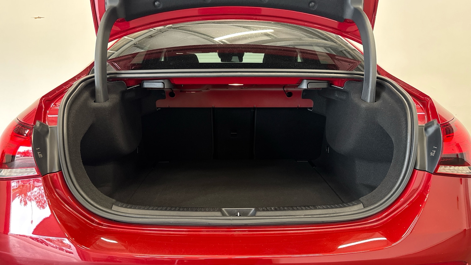 Used Mercedes-Benz A-Class 2020 for sale - 76729083: Photo 4