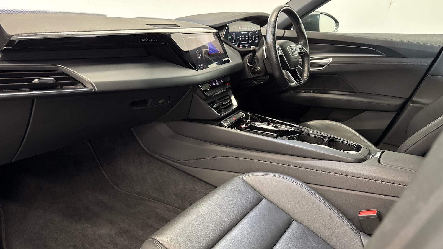 Used Audi e-tron GT 2022 for sale - 78078043: Photo 9