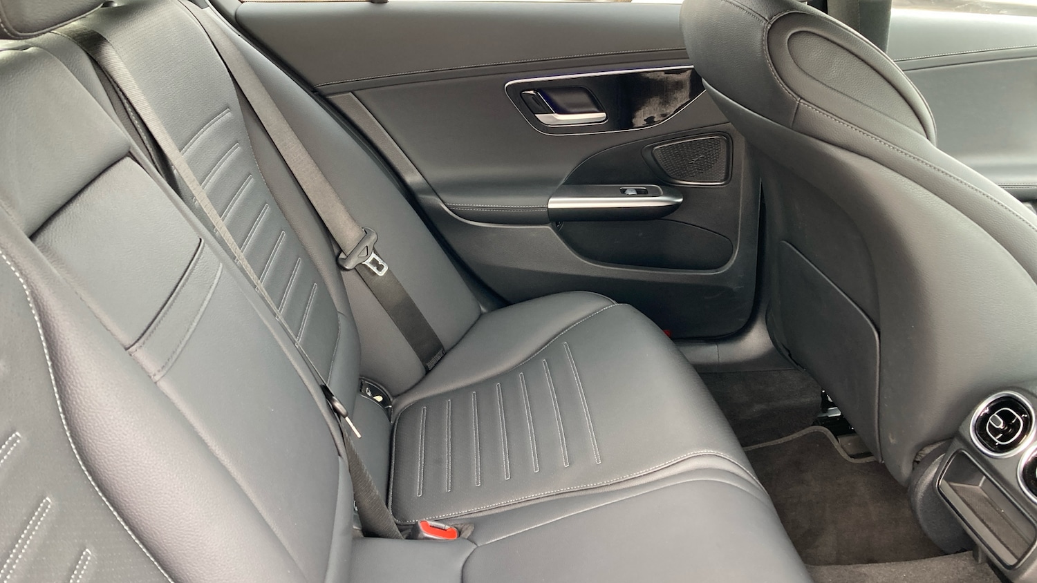 Used Mercedes-Benz C Class 2024 for sale - 76393951: Photo 16