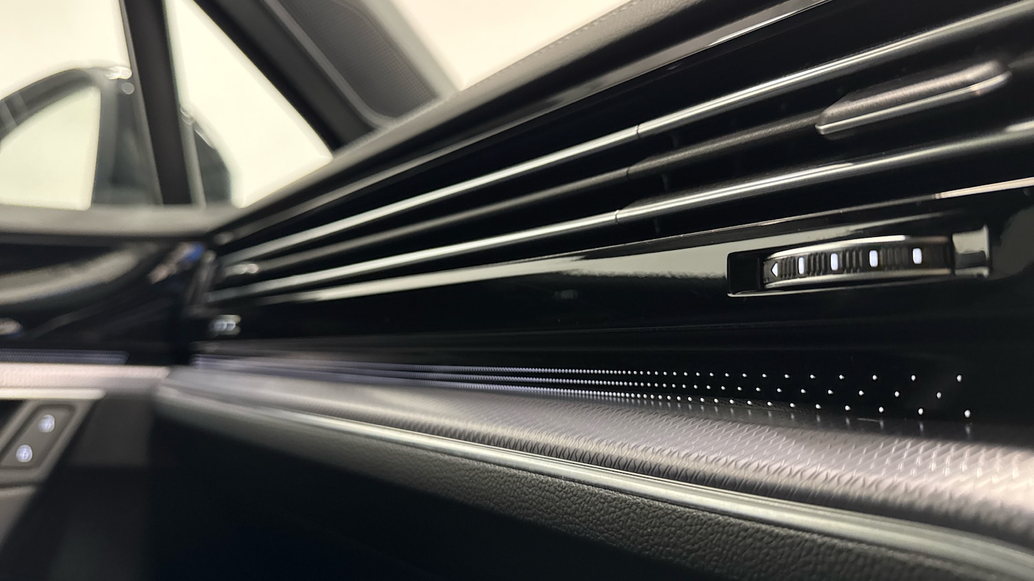 Used Volkswagen Touareg 2021 for sale - 76710012: Photo 39