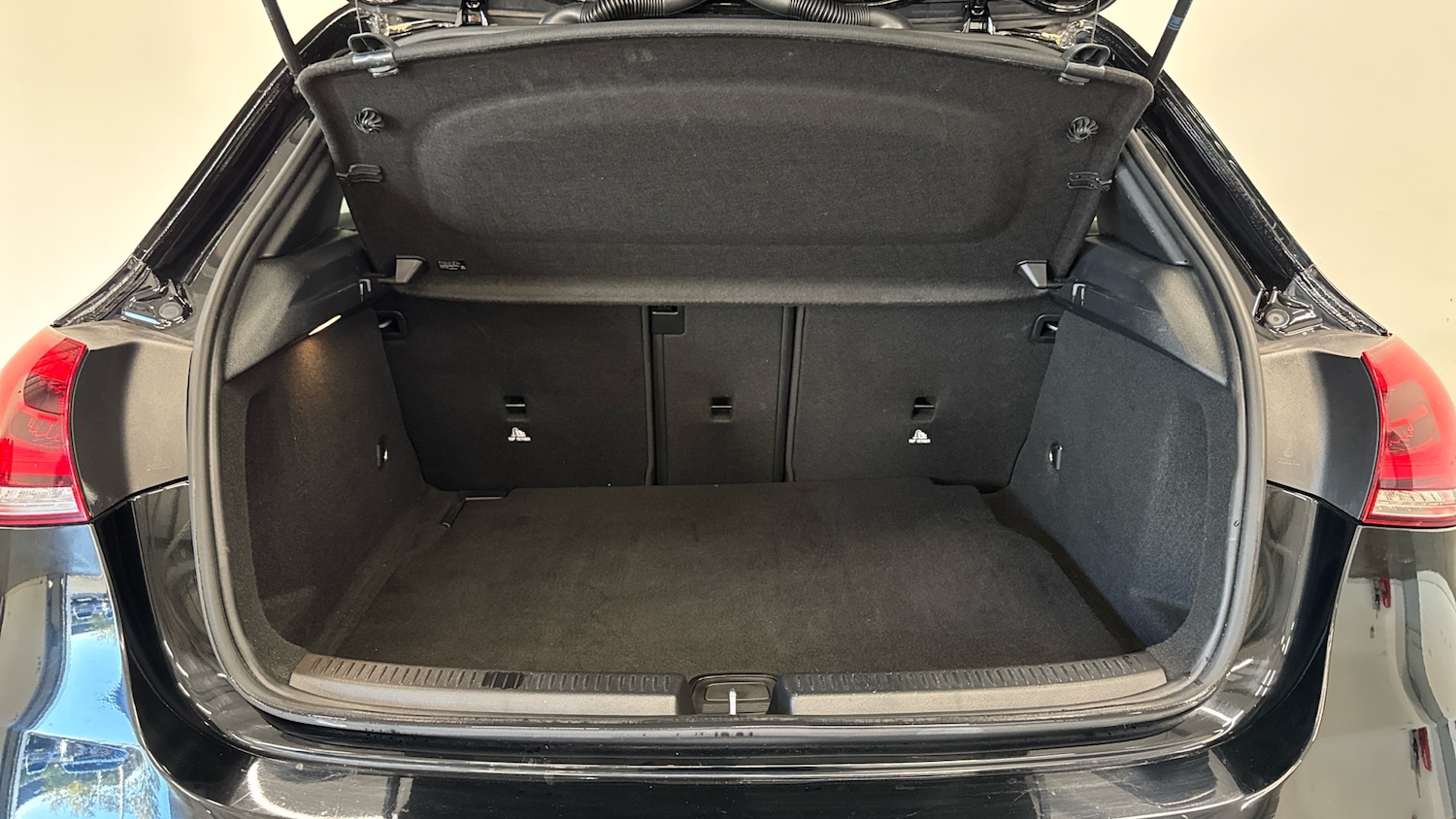 Used Mercedes-Benz A-Class 2021 for sale - 76470908: Photo 4