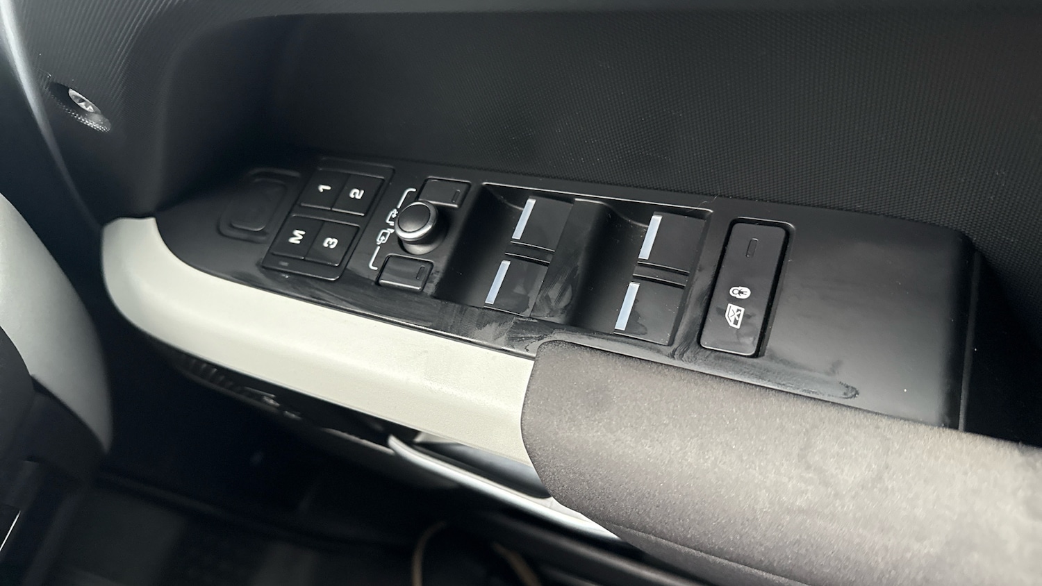 Used Land Rover Defender 2022 for sale - 77296396: Photo 32