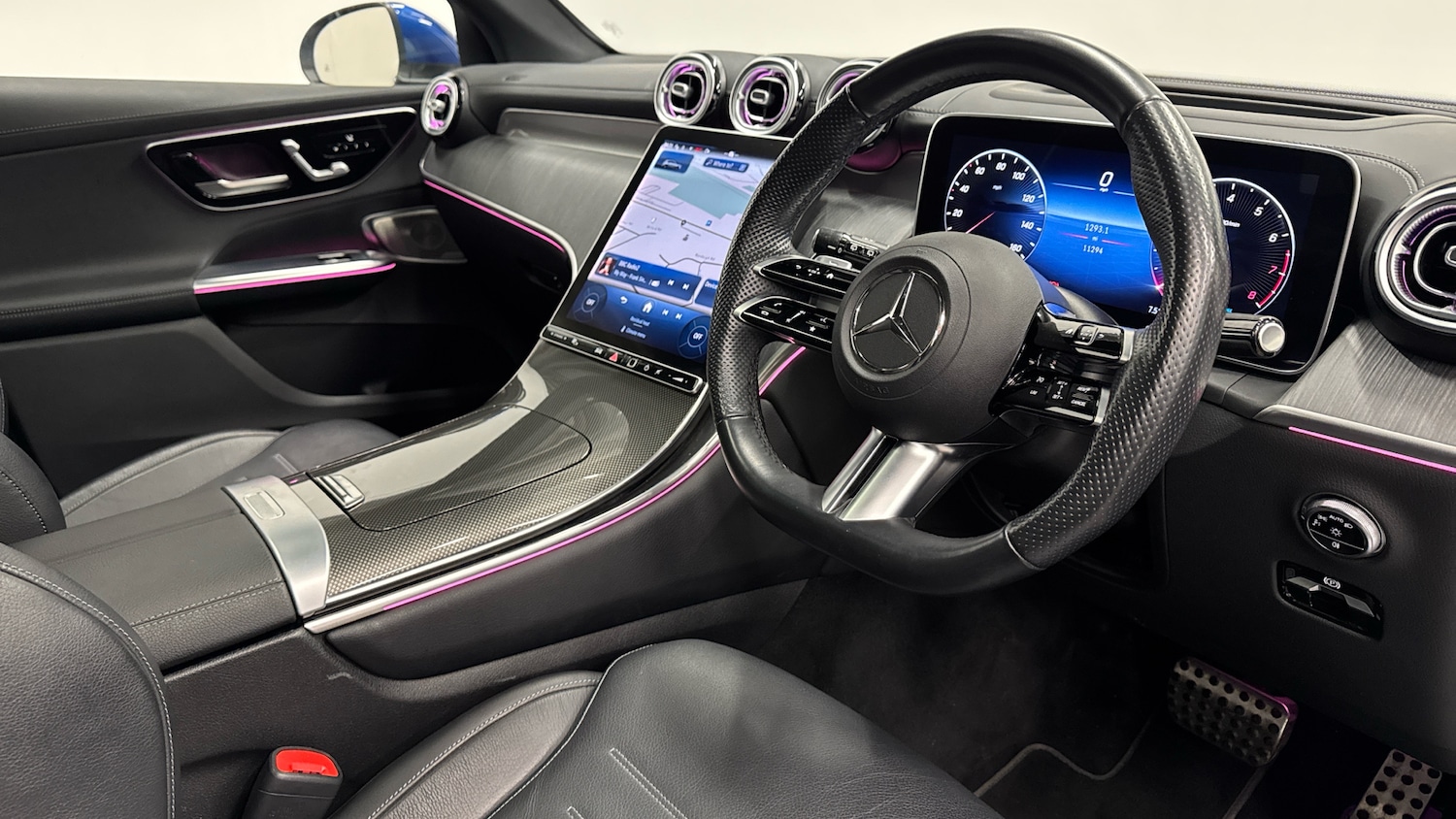 Used Mercedes-Benz GLC 2023 for sale - 77201123: Photo 11