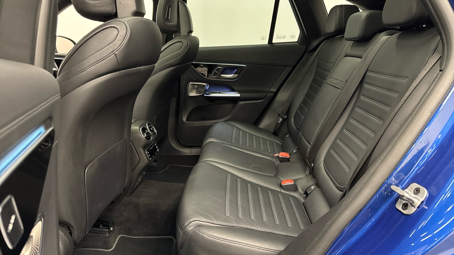 Used Mercedes-Benz GLC 2023 for sale - 77201123: Photo 16