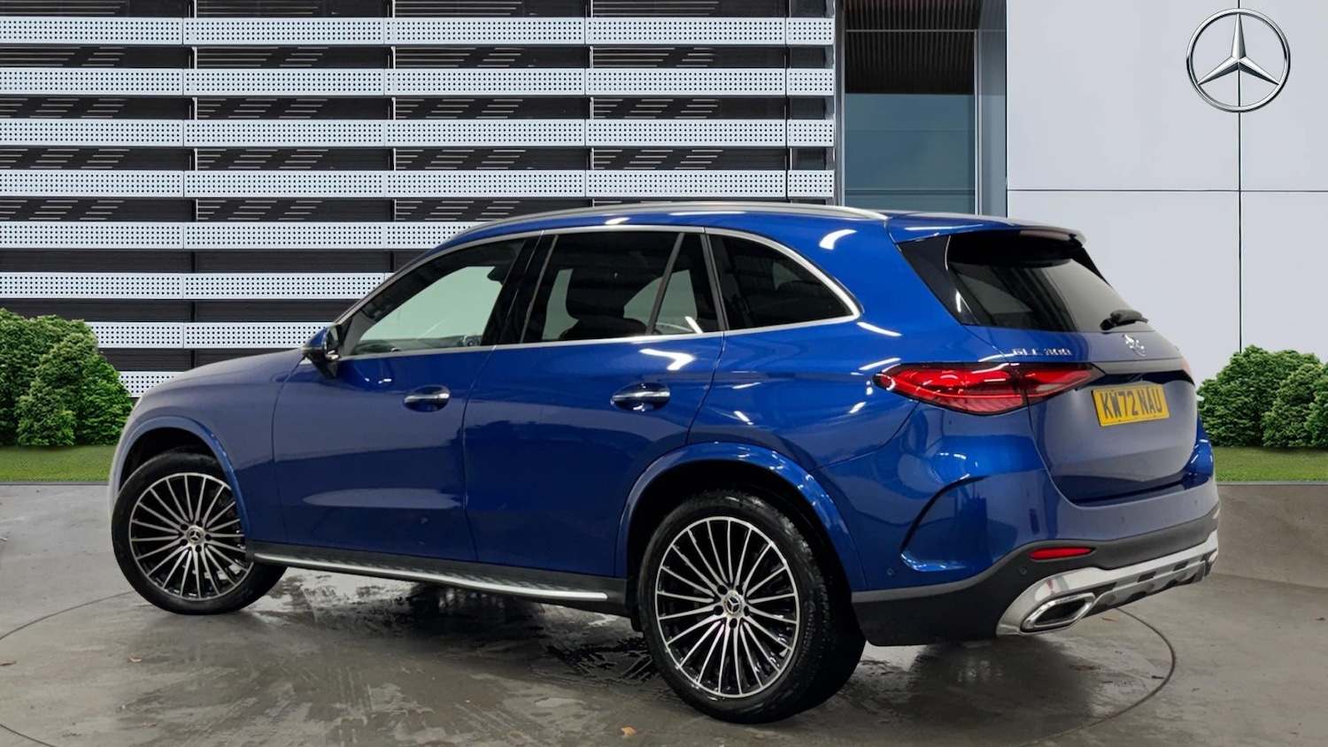 Used Mercedes-Benz GLC 2023 for sale - 77201123: Photo 2