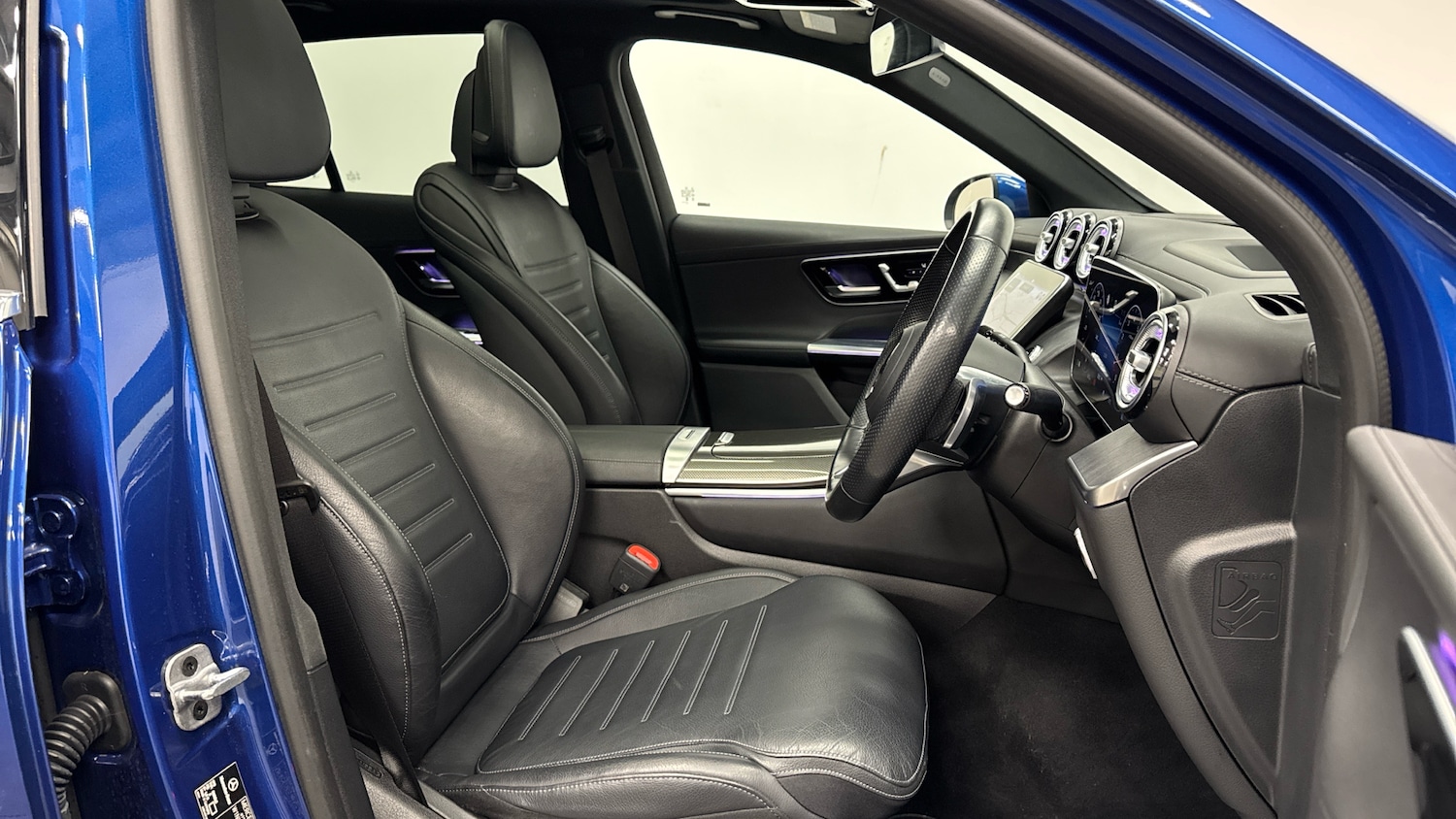 Used Mercedes-Benz GLC 2023 for sale - 77201123: Photo 27