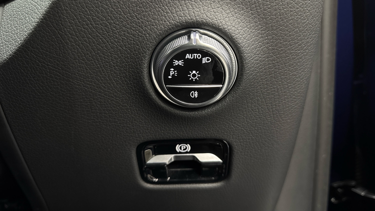 Used Mercedes-Benz GLC 2023 for sale - 77201123: Photo 29