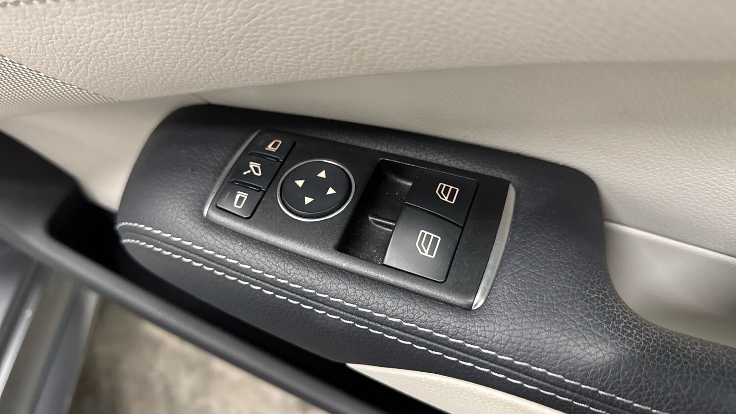 Used Mercedes-Benz SL 2016 for sale - 77759105: Photo 26