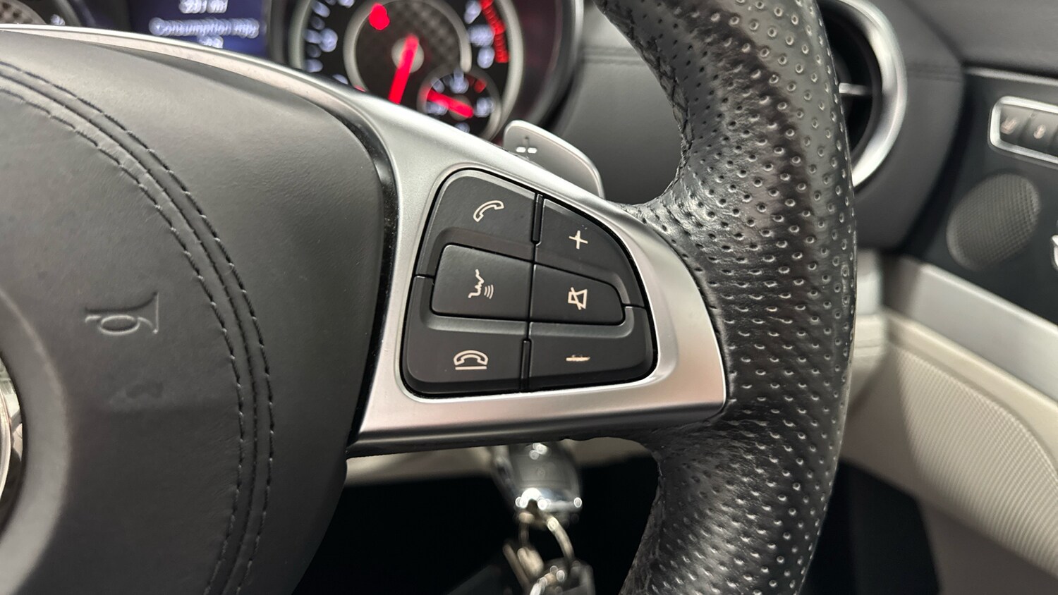 Used Mercedes-Benz SL 2016 for sale - 77759105: Photo 30