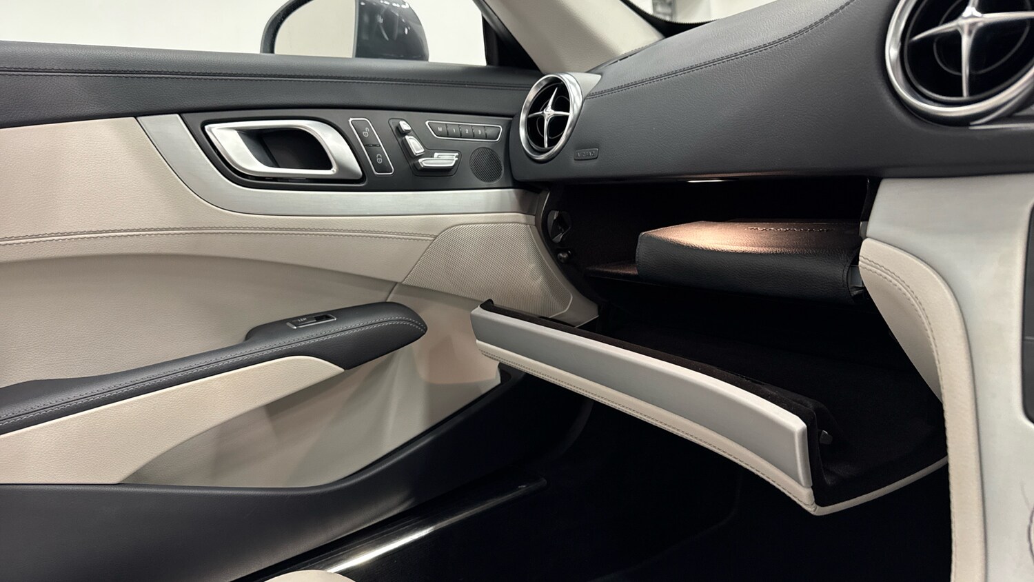 Used Mercedes-Benz SL 2016 for sale - 77759105: Photo 38