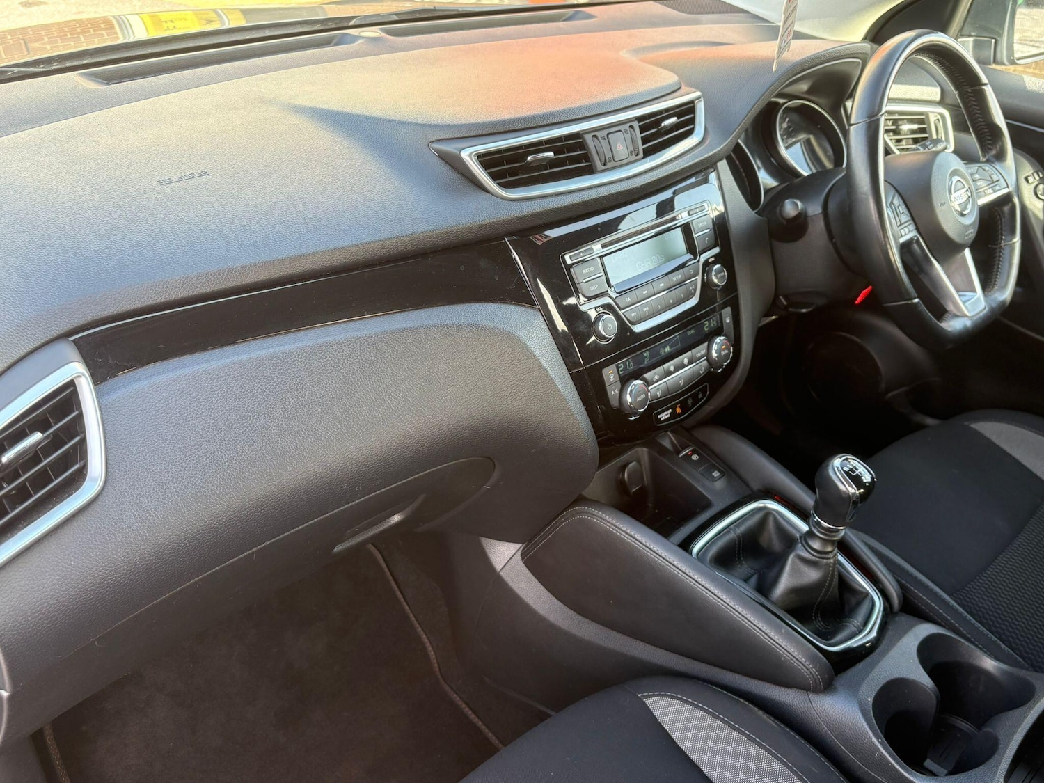 Used Nissan Qashqai 2018 for sale - 77637402: Photo 2