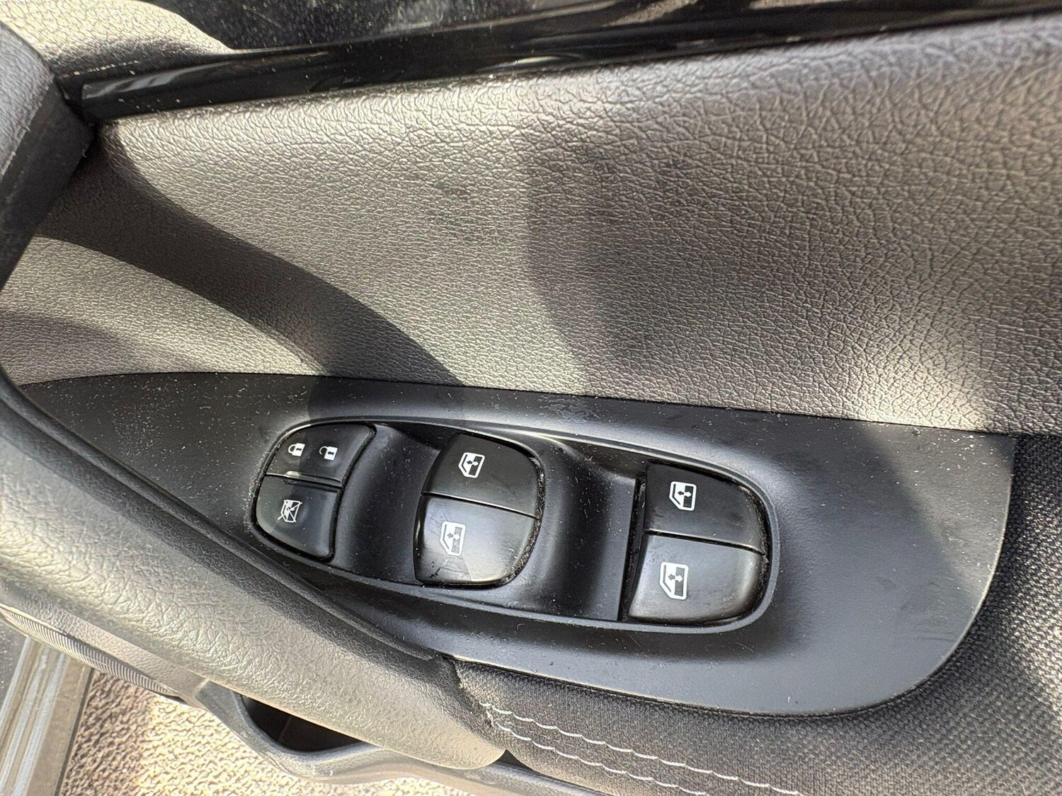 Used Nissan Qashqai 2018 for sale - 77637402: Photo 25