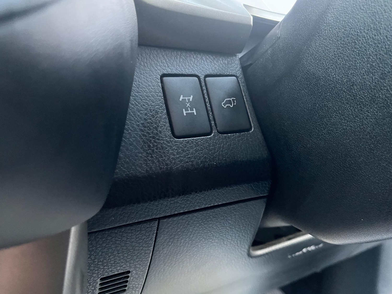 Used Toyota RAV4 2013 for sale - 76666863: Photo 28