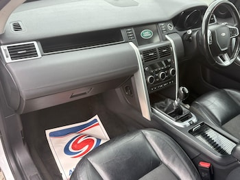 Used Land Rover Discovery Sport 2018 for sale - 78062840: Photo