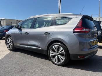 Used Renault Grand Scenic 2017 for sale - 78705353: Photo