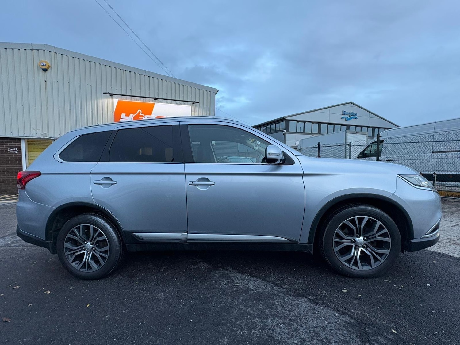 Used Mitsubishi Outlander 2016 for sale - 76865949: Photo 11