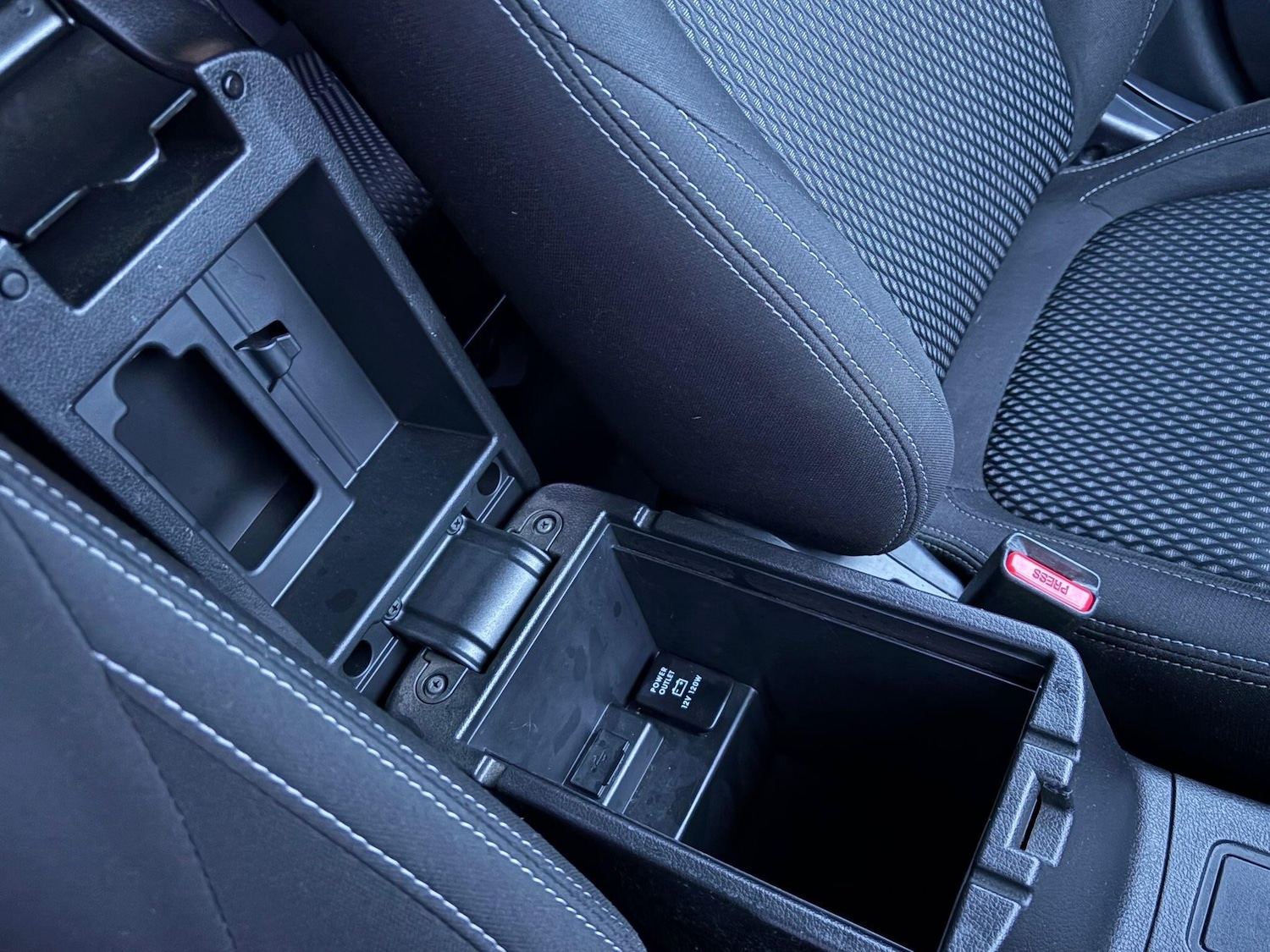 Used Mitsubishi Outlander 2016 for sale - 76865949: Photo 42