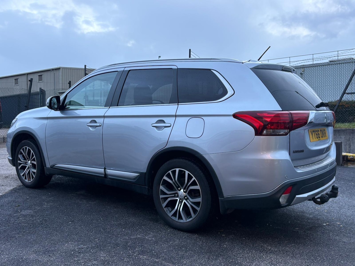 Used Mitsubishi Outlander 2016 for sale - 76865949: Photo 8