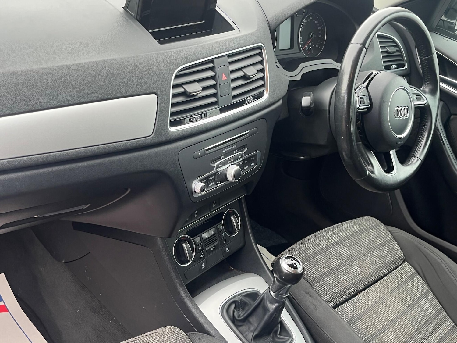 Used Audi Q3 2015 for sale - 76832468: Photo 2