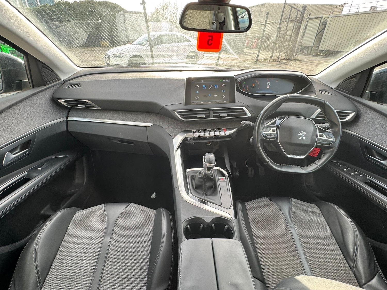 Used Peugeot 3008 2018 for sale - 77315351: Photo 12