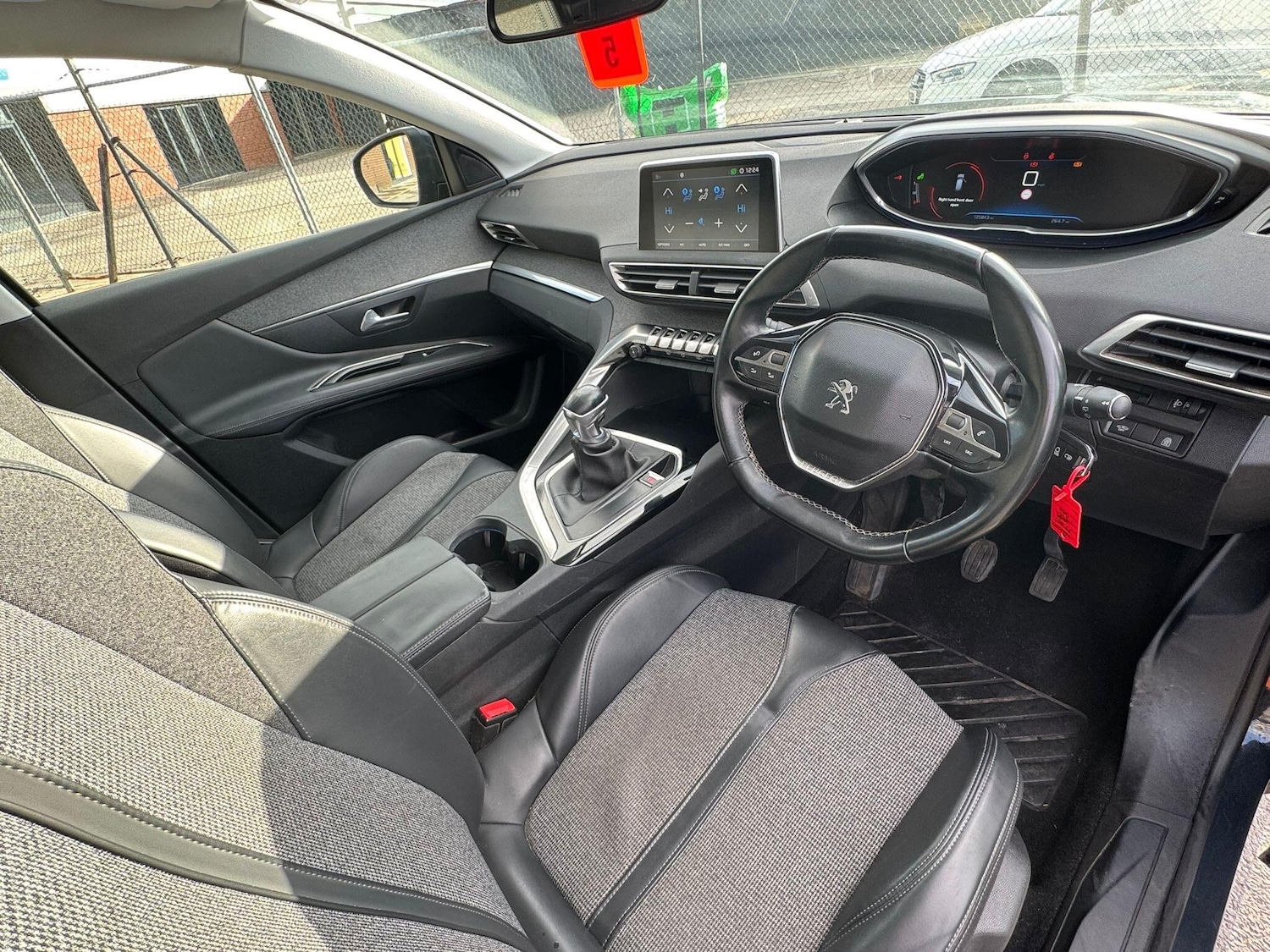 Used Peugeot 3008 2018 for sale - 77315351: Photo 15