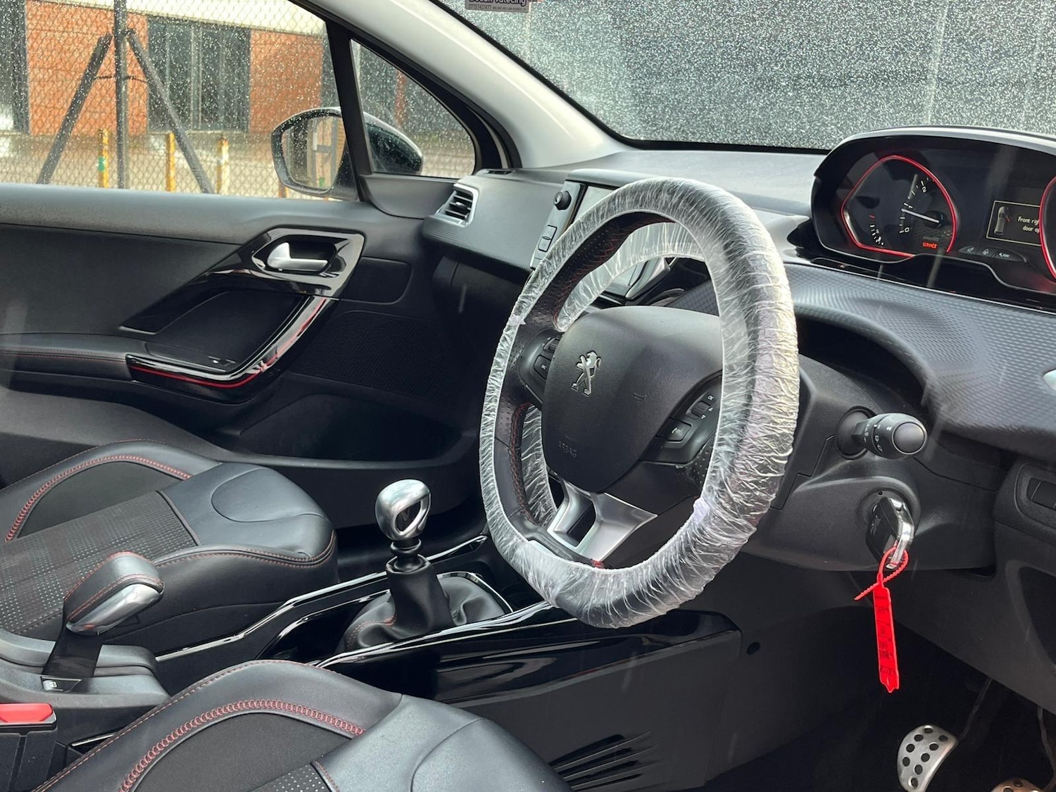 Used Peugeot 2008 2017 for sale - 76666849: Photo 14