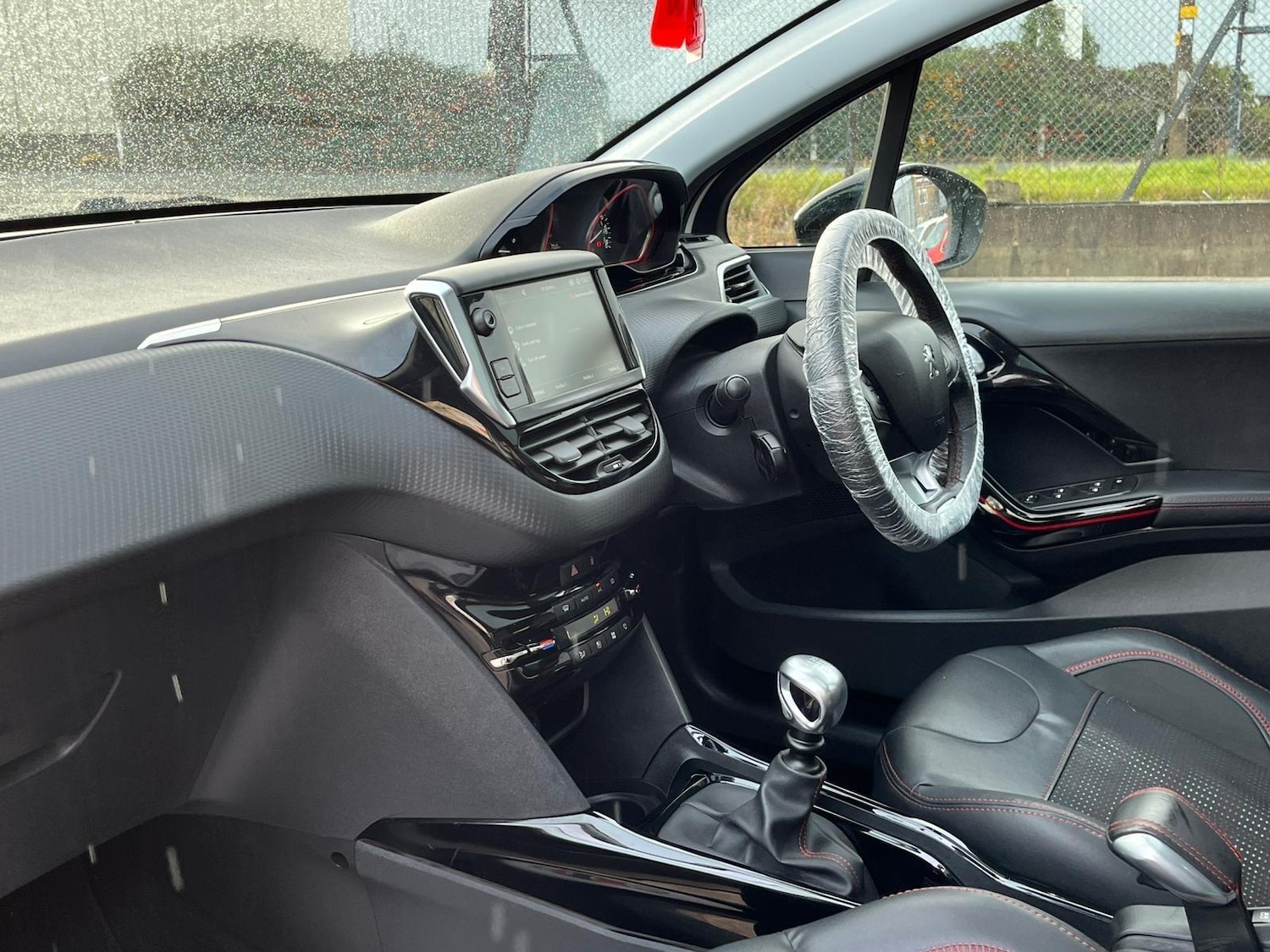 Used Peugeot 2008 2017 for sale - 76666849: Photo 15